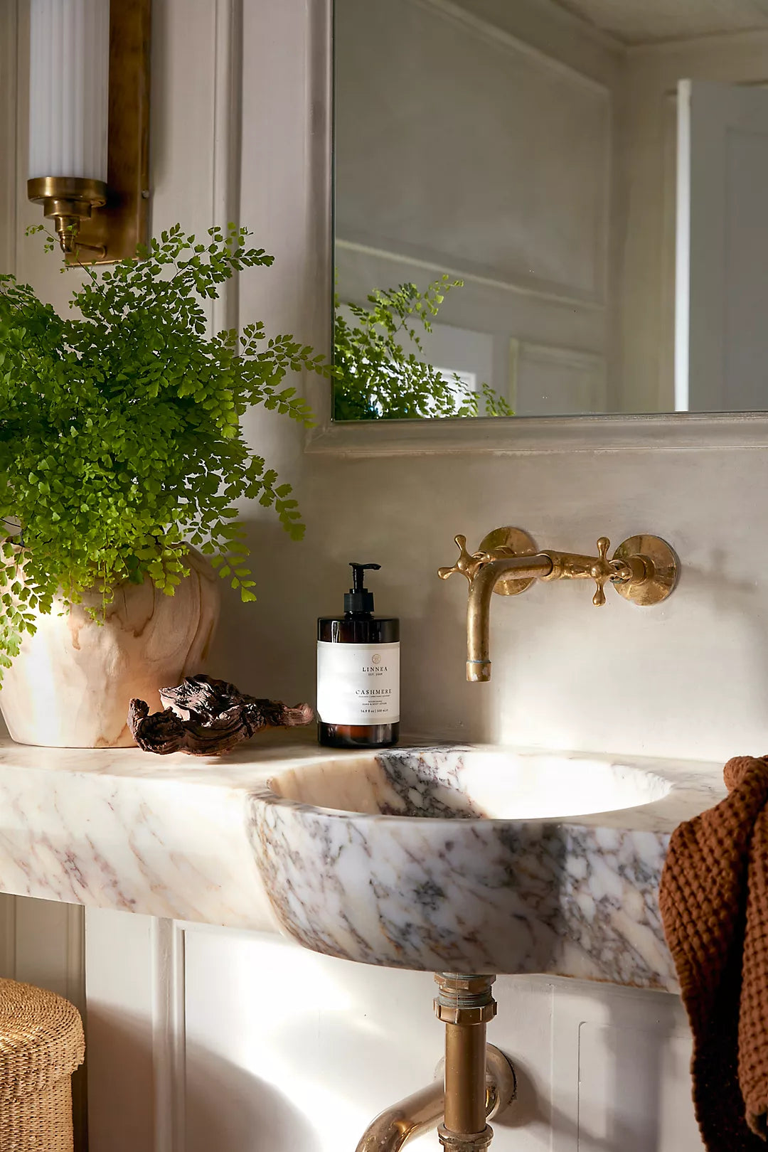 Linnea Nourishing Hand And Body Lotion