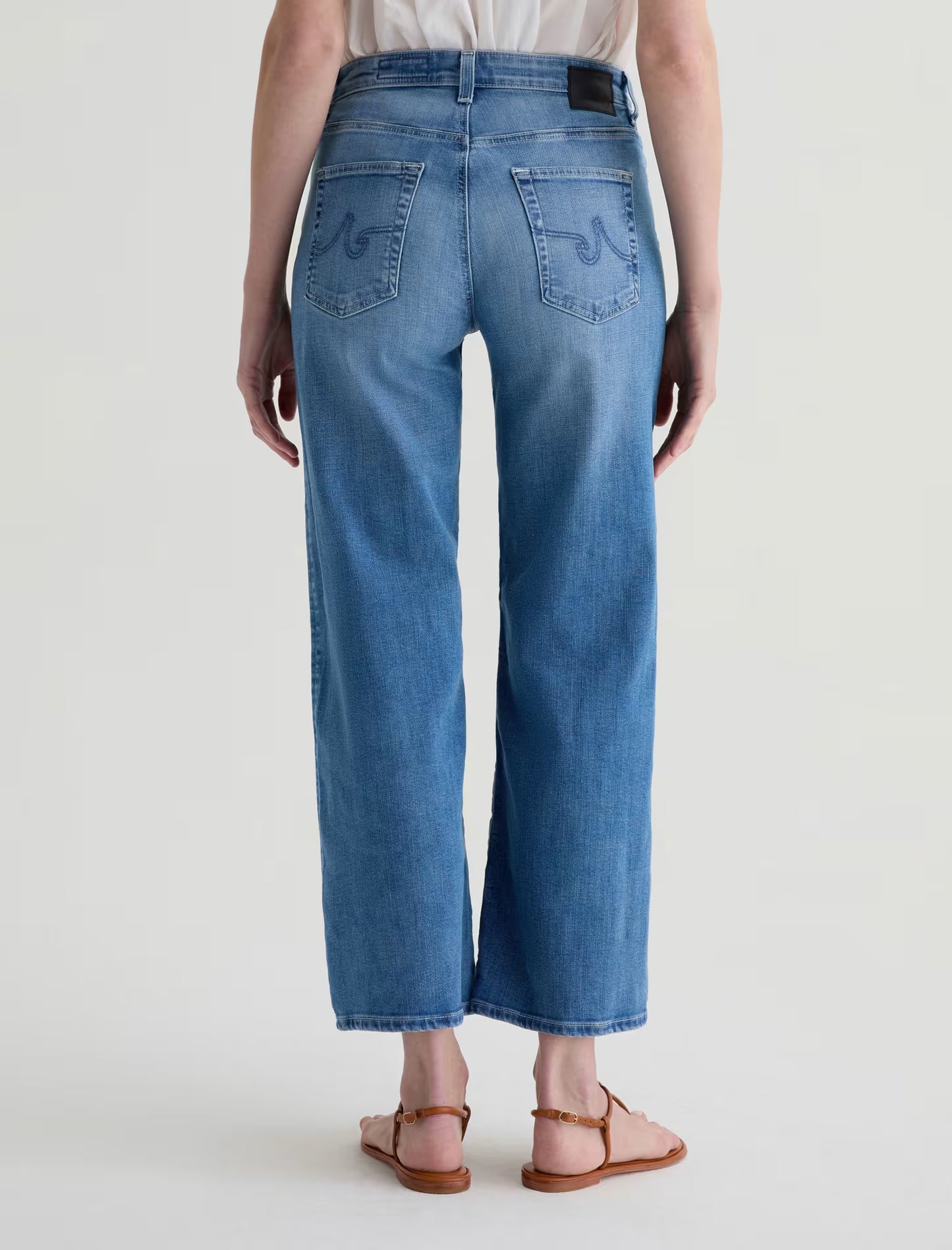 AG Women's Saige Wide Leg Crop Mid-Rise Fit