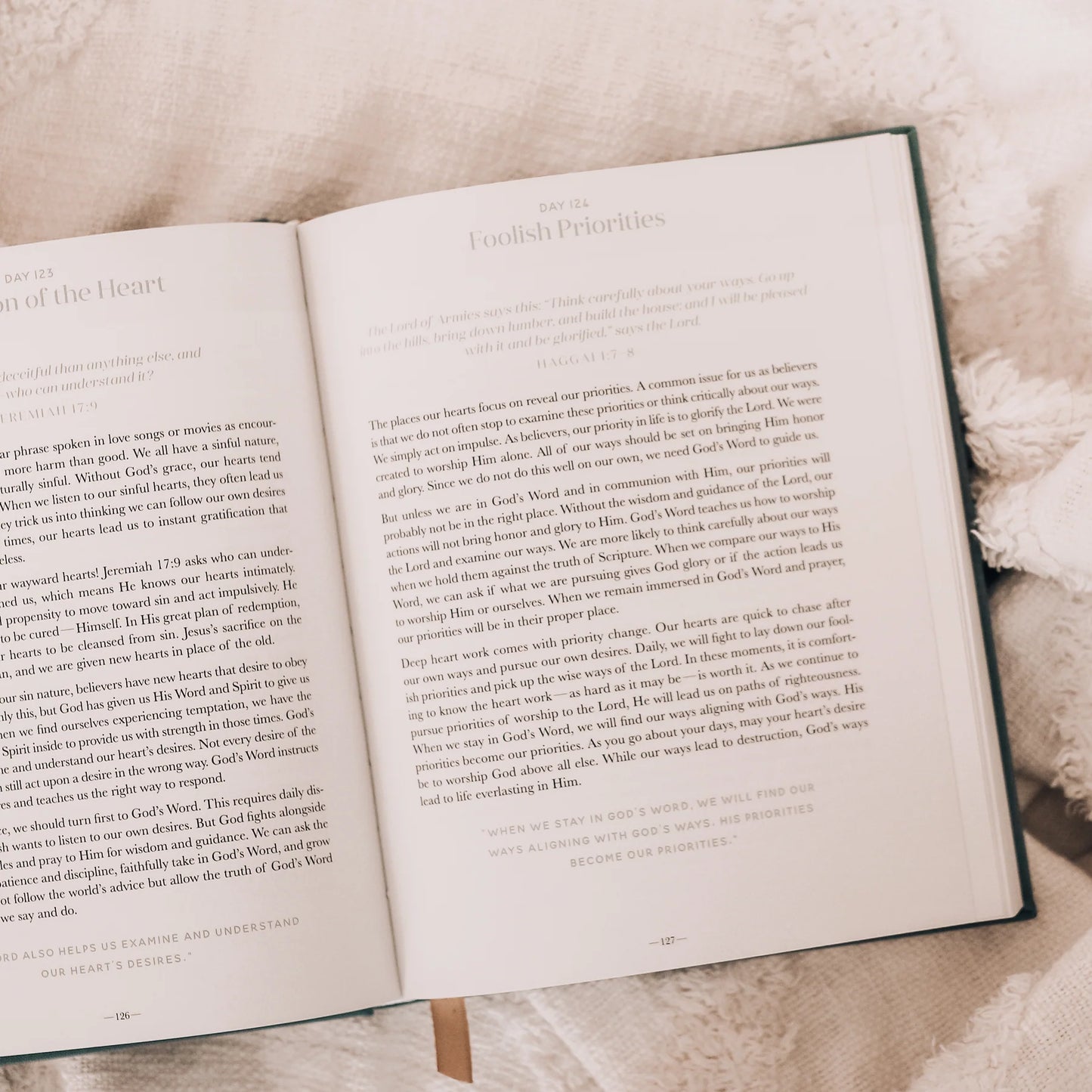 Daily Grace Co. The Gospel Changes Everything | 365-Day Devotional