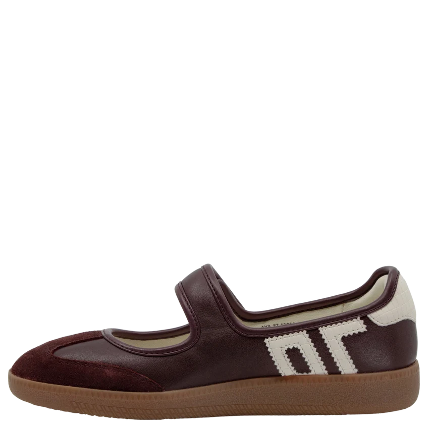 Back 70 Aya In Wine Milk Sneakerina
