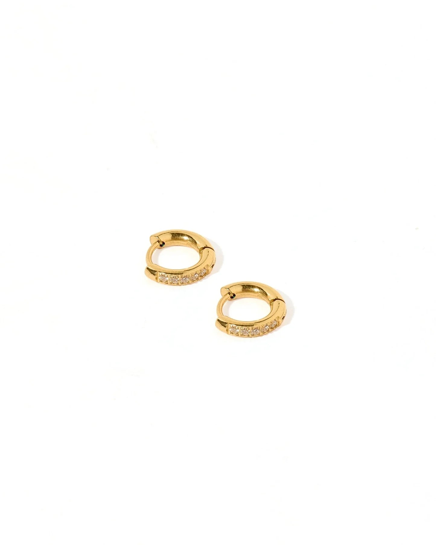 Linny Co. Huggie Earrings - Scarlett Hoop Gold 8mm CZ