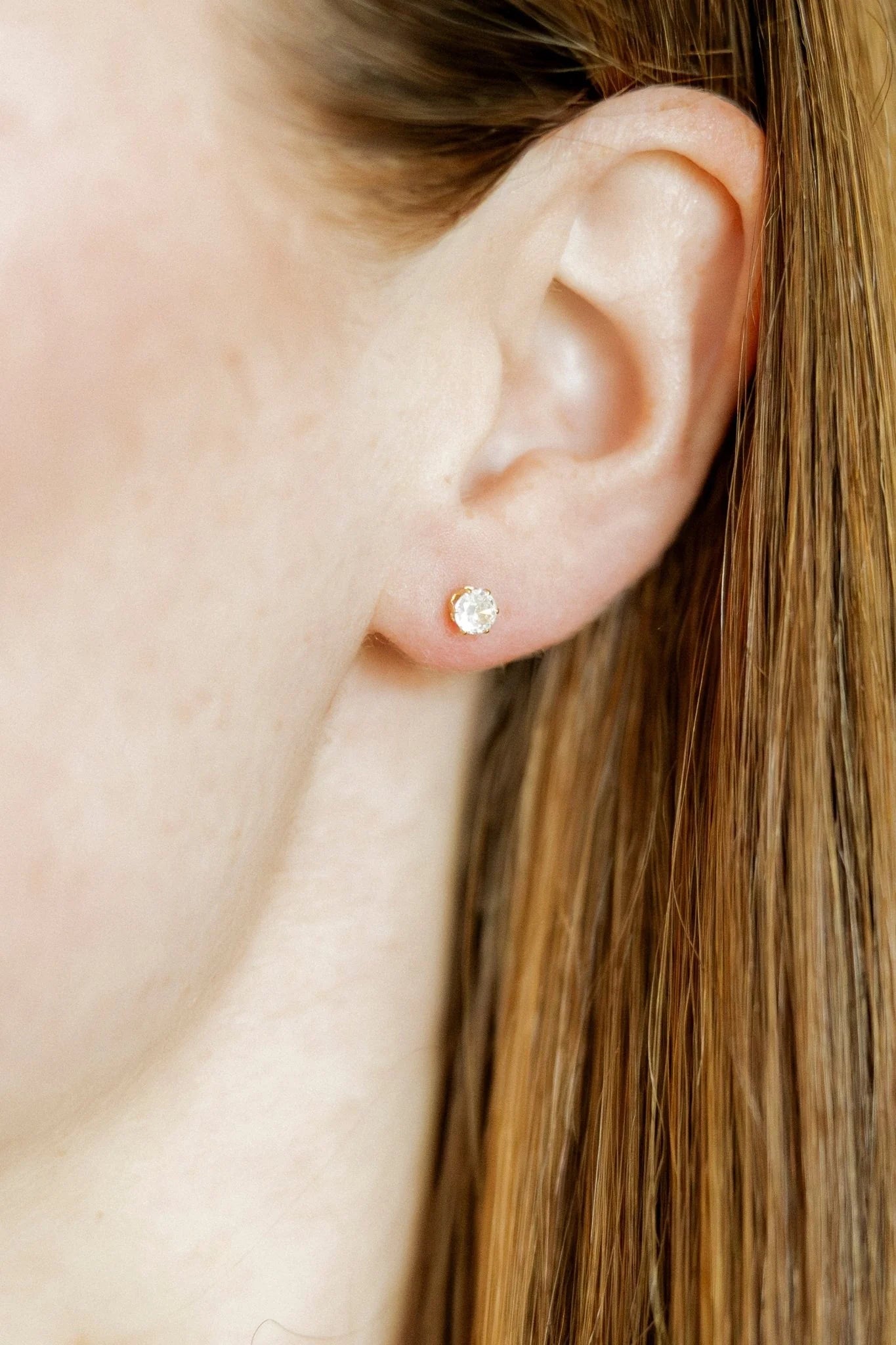 Linny Co. Screwback Stud Earrings - Helen Gold