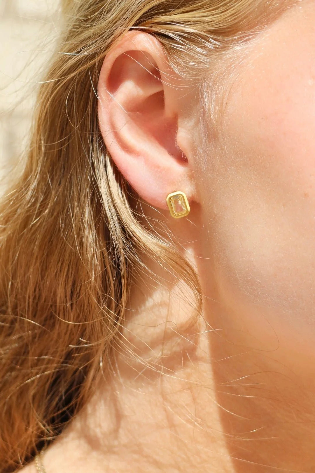 Linny Co. Screwback Stud Earrings - Whitney Butter Yellow